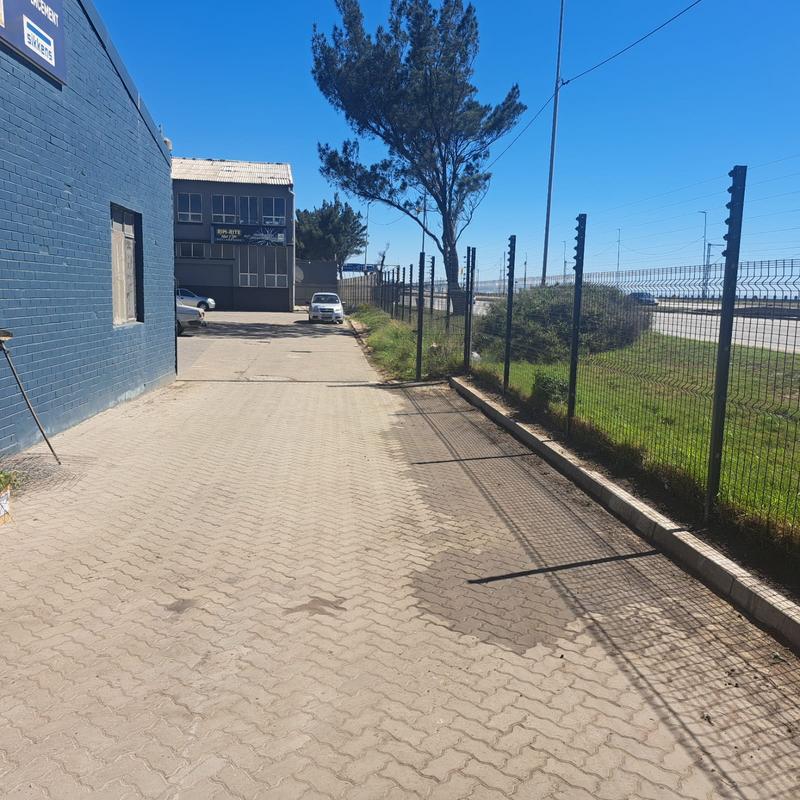 To Let commercial Property for Rent in North End Eastern Cape